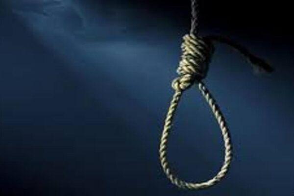 हत्या या हादसा : डुमरांव के चकौड़ा में फंदे से लटकता मिला ऑर्केस्ट्रा डांसर का शव डुमरांव में ऑर्केस्ट्रा डांसर का शव फंदे से लटका मिला